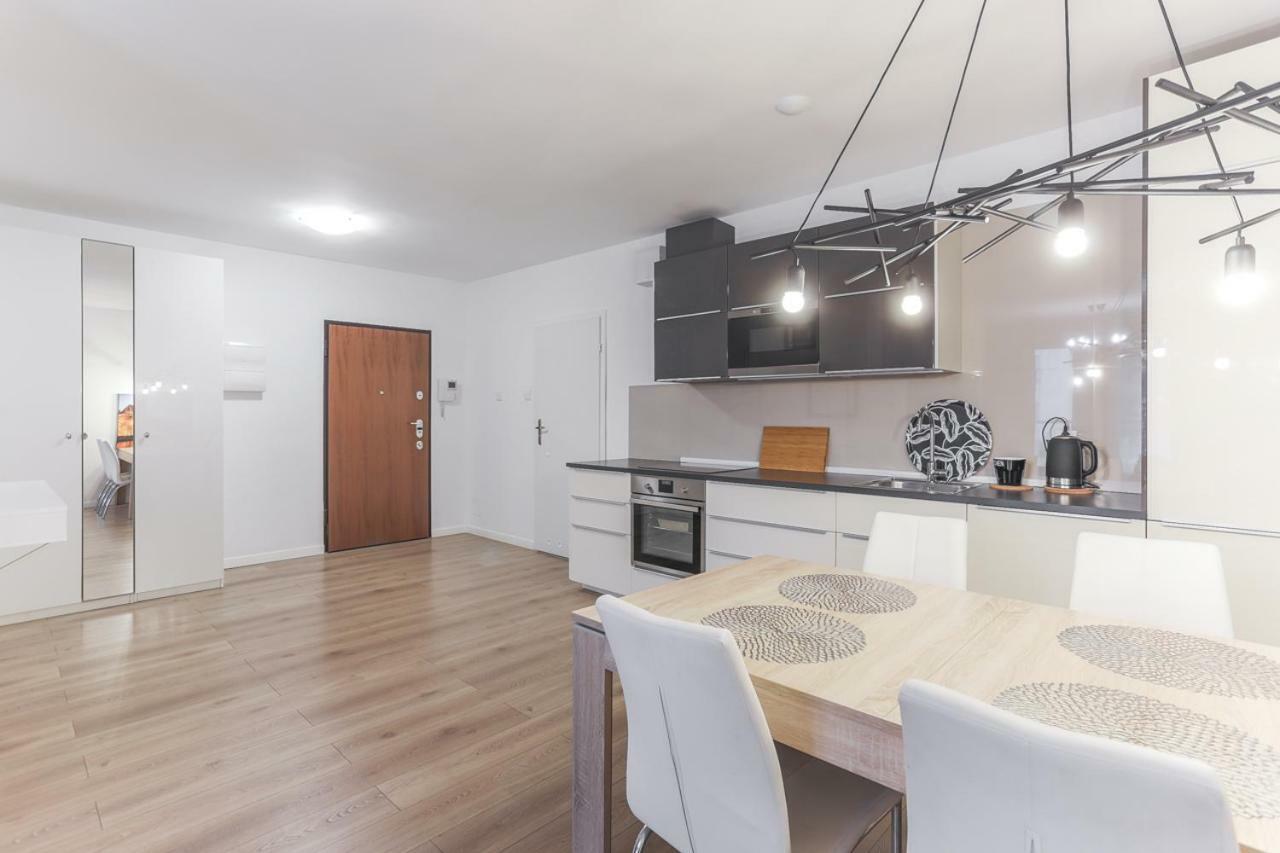 Apartmate Spacious Apartment With Balcony Oldtown For 6 People Gdansk Exterior photo